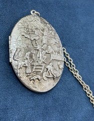 Vintage Large Oval Pastoral Scene Locket Pendant Necklace 30” Chain Silver Tone
