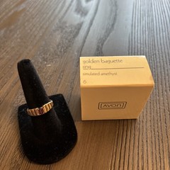 Avon VTG 1985 Golden Baguette Ring Simulated Amethyst Size 6 New In Box Signed