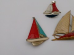 (3) Vintage Sailboat Nautical Seashore Pins RED BLUE TAN