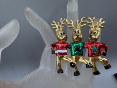 VINTAGE ESTATE GOLD TONE ENAMEL RED GREEN DANCING REINDEER CHRISTMAS BROOCH PIN