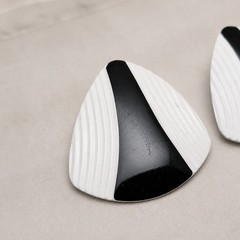 Vintage Stud Earrings Very Large Off White & Black Retro Curved Triangle – Marks