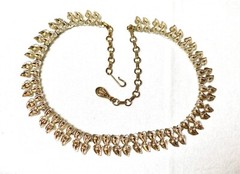 1950’s 60’s Coro delicate textured double leaf pattern adjustable