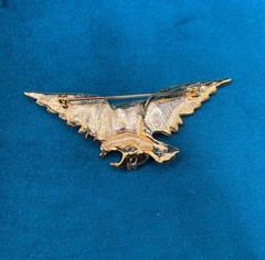 Vintage Gold Tone Rhinestone Patriotic Pin Brooch Eagle American Flag 3 1/8″