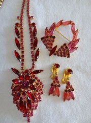 Juliana Rhinestone NECKLACE BROOCH EARRING SET Book Pcs Magenta Pink