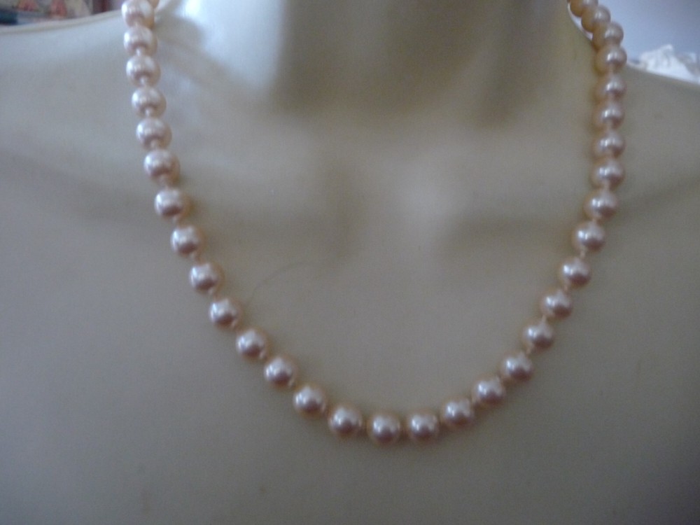 MONET BEIGE FAUX PEARLS HAND KNOTTER 8″ L GOLD TONE CLASP NECKLACE #23/5A