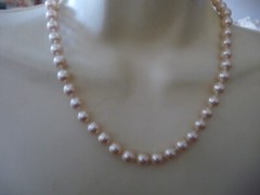 MONET BEIGE FAUX PEARLS HAND KNOTTER 8″ L GOLD TONE CLASP NECKLACE #23/5A