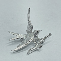 Vintage Silver‑Tone Textured Bird Brooch – Rhinestone Accents- No Markings