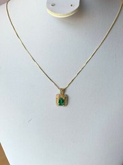 VINTAGE 10K/14K YELLOW GOLD EMERALD GREEN COLOR CZ PASTE ORNATE PENDANT NECKLACE