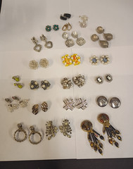 Women’s Vintage Clip-On Earrings 21 Pairs