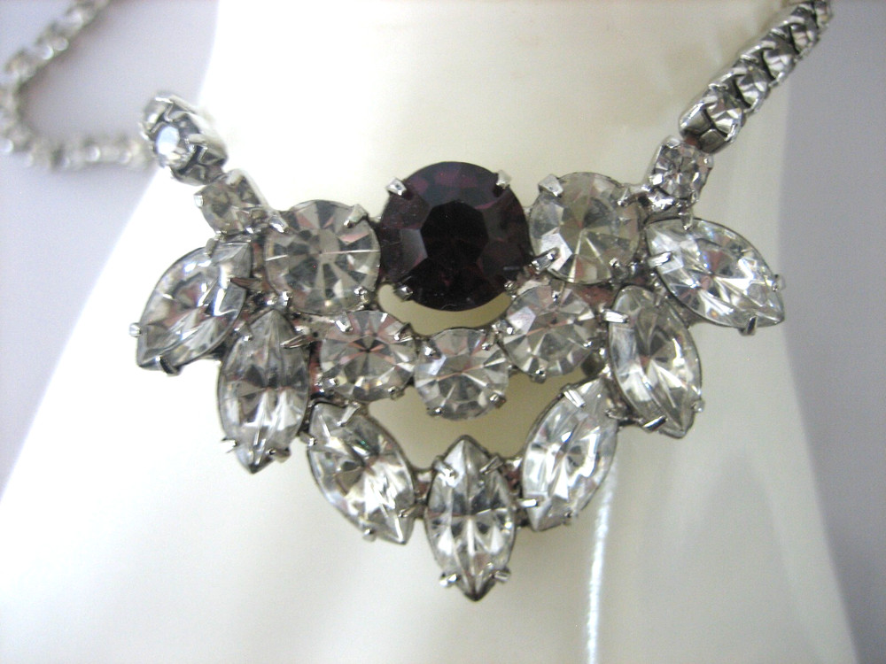 VINTAGE EISENBERG ICE CLEAR AND PURPLE RHINESTONE 18″ NECKLACE