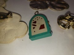 Estate Find VINTAGE Jewelry Lot UNSEARCHED, UNTESTED , THRIFT DONATIONS AS IS