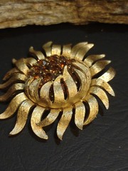 1955-1969 CROWN TAFARI ALFRED PHILIPPE Flower Pin Brooch Clip Earrings Set Vgt