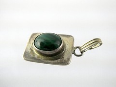 Vintage Southwestern Sterling Silver Malachite Cabochon Pendant 2.8g 7/8 Inch