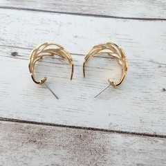 Vintage Earrings for Pierced Ears Gold Tone Pretty Cut Out Hoop Like