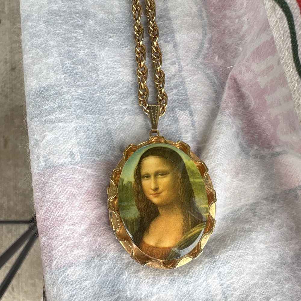 Gold Tone Rope Chain Necklace with Oval Pendant, Unisex Adults, No Stone