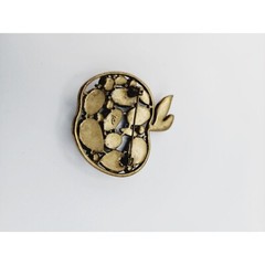 LC Liz Claiborne Green enamel leaf Earth tone Apple Brooch pin 1 5/8 “