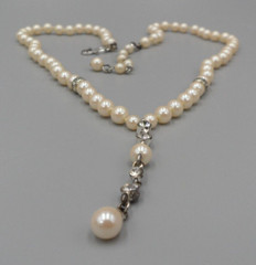 Vintage Faux Pearl Y Necklace Knotted Glass Bead Choker Rhinestone Teardrop Hook