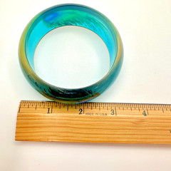 VTG Blue & Green Lucite Wide Bangle Bracelet Encased Peacock Feather Chunky Boho