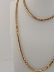SARAH COV 1970s gold tone 32 in Unique Twist design box closure chain necklace