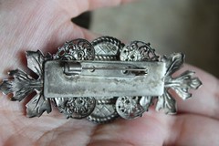 VINTAGE HANDMADE OOAK SILVER PLATED METAL FILIGREE LEAF VICTORIAN BROOCH