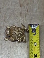 VTG 1990’s ERWIN PEARL DESIGNER GOLDTONE with BLACK GLASS EYES FROG TOAD BROOCH