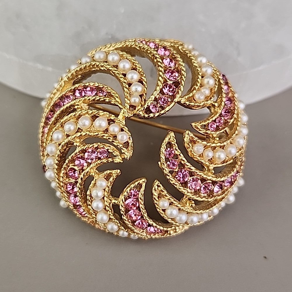 Vintage Rhinestone Brooch BSK Pink Faux Pearls Domed Round Gold Tone 1 5/8″