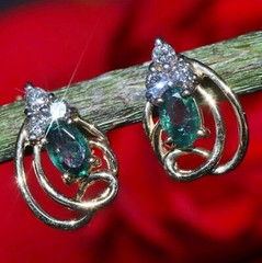 14k y/gold earrings 0.45ct natural, treated emerald natural diamond stud 2.72gr