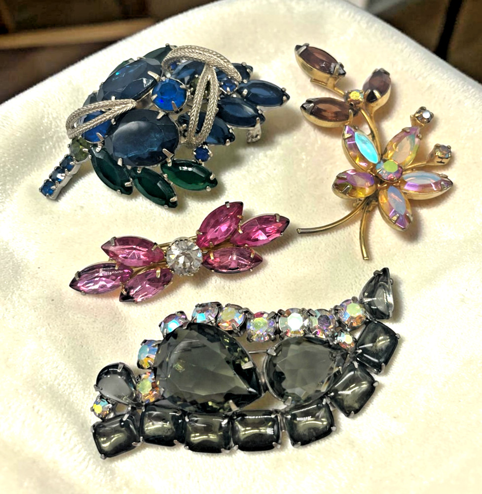 VTG lot of 4 Juliana Rhinestone brooches Open back prong set floral