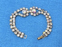 AB Rhinestone Tennis Bracelet Vintage Unsigned 7 Inches Prong
