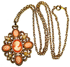 VINTAGE FAUX PEARL CRYSTAL LUCITE CAMEO SIGNED AVON NECKLACE PENDANT