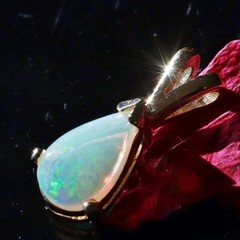 14k y/gold pendant 0.30ct natural Australian fiery opal solitaire 0.80gr N3744