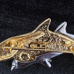 Vtg Nautical Jewelry Lot of 3 Shell Bracelet 2 Tone Lighthouse Dolphin Brooch