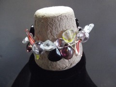 Vtg Costume Jewlery Multi colored Glass Beads 2.25″in Stretchy Barcelet