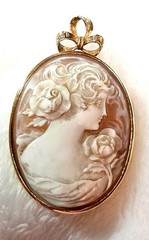 Vintage 14K Yellow Gold Solid Cameo Brooch 10.6 grams