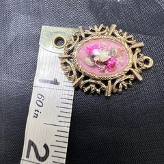 Vtg Dried Flower Pendant Handmade Signed Lucite Dome Gold Tone Victorian Gothic