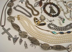 Vintage COSTUME JEWELRY LOT Wearable Necklaces Bracelets Brooches Rings Earrings