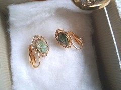 Vtg. JTV Jade Bracelet & Matched Earings. Gorgeous Gold Toned. Spring Clamshell.