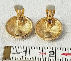 Vintage 1980’s 1990’s Heavy Cream Enamel Goldtone Gold Tone Clip On Earrings NEW