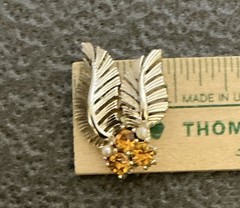 Vintage Gold Tone Mid Century Double Feather Leaf With Faux Pearls Stone Brooch
