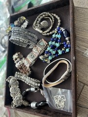 COSTUME VINTAGE JEWELRY Assortment Bracelets Over 185