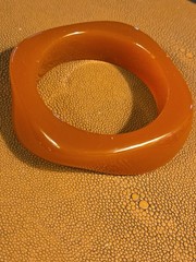 Vintage Acrylic Resi Bangle Irregular Geometric statement Bracelet 6.5 Small