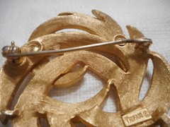 Vtg Crown TRIFARI Brooches Cutout Wreath & Baguette Bar Pin 1955-1969 Gold Tone