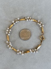 Vintage Gold Tone Faux Pearl Link Bracelet 7 Inches