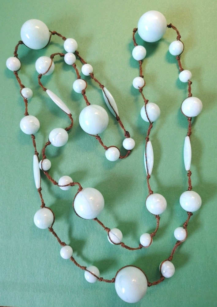 Vintage LIGHT BLUE & WHITE SWIRLED Colored Acrylic Beaded Necklace