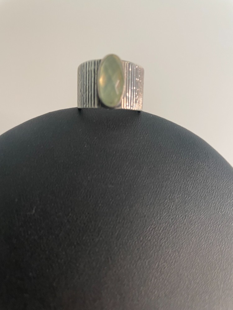 Vintage Sterling Silver Ring with light green prehnite stone