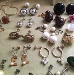 SCREWBACK EARRINGS – LARGE LOT – Vintage – Varied Styles – All Nice – Lot #5