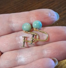 Vintage Cultra 8mm Jade(?) Sphere Gold Filled Screwback Earrings See Pics/Descri