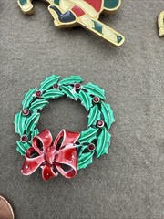 Vintage Christmas Pins Reindeer, Wreath Jewelry Mixed Lot Crafts – 8 total