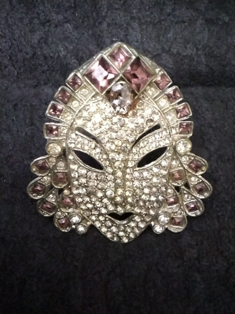 ASIAN PRINCESS FUR PIN PRECIOUS METAL VINTAGE MAZER WALLER CLASP