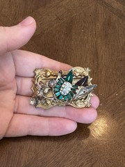 Vintage 1940s/ 1950s Green & Purple Rhinestone Ornate Bar Brooch Gold Tone Nice!